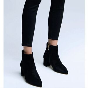 L'AGENCE Black suede Jeannie bootie 7 1/2